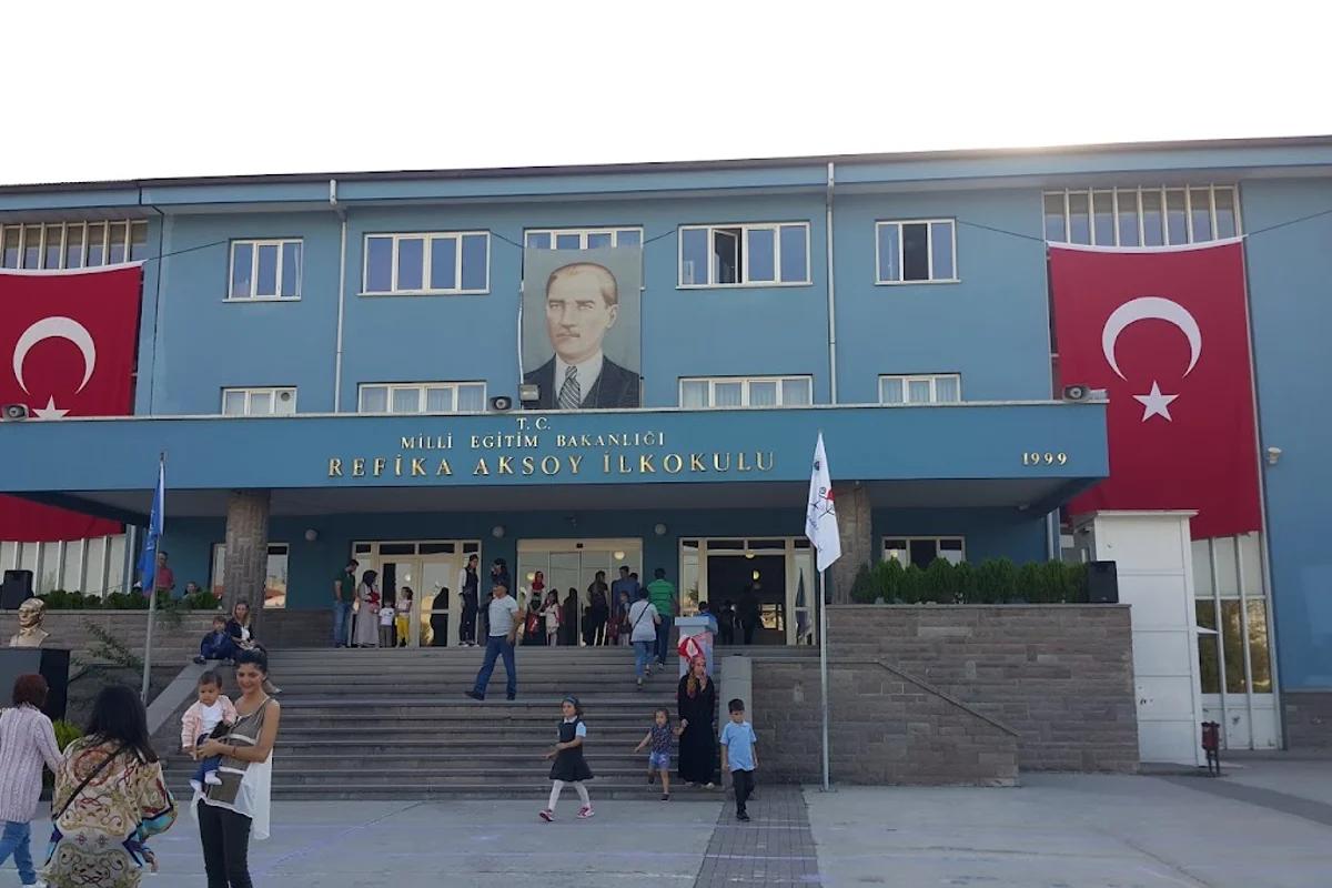 Refika Aksoy İlkokulu Spor Salonu