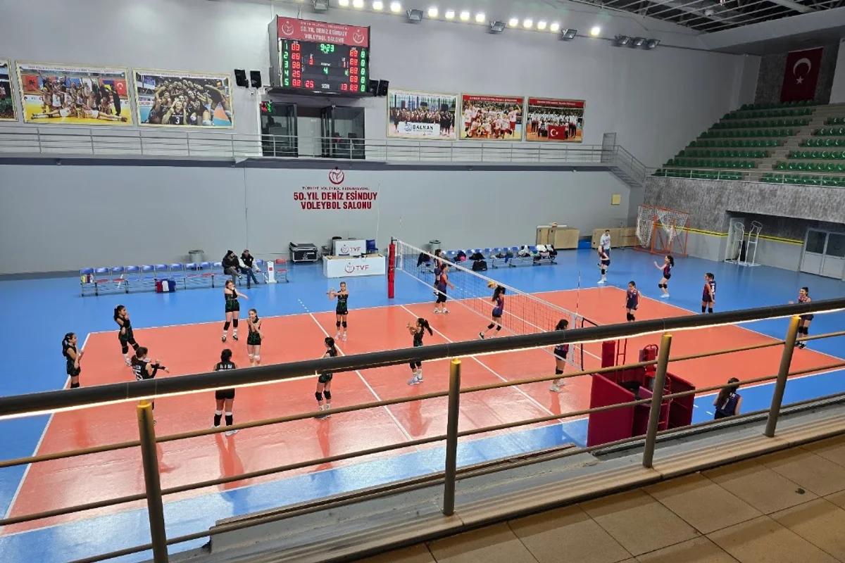 TVF 50. Yıl Deniz Esinduy Voleybol Salonu