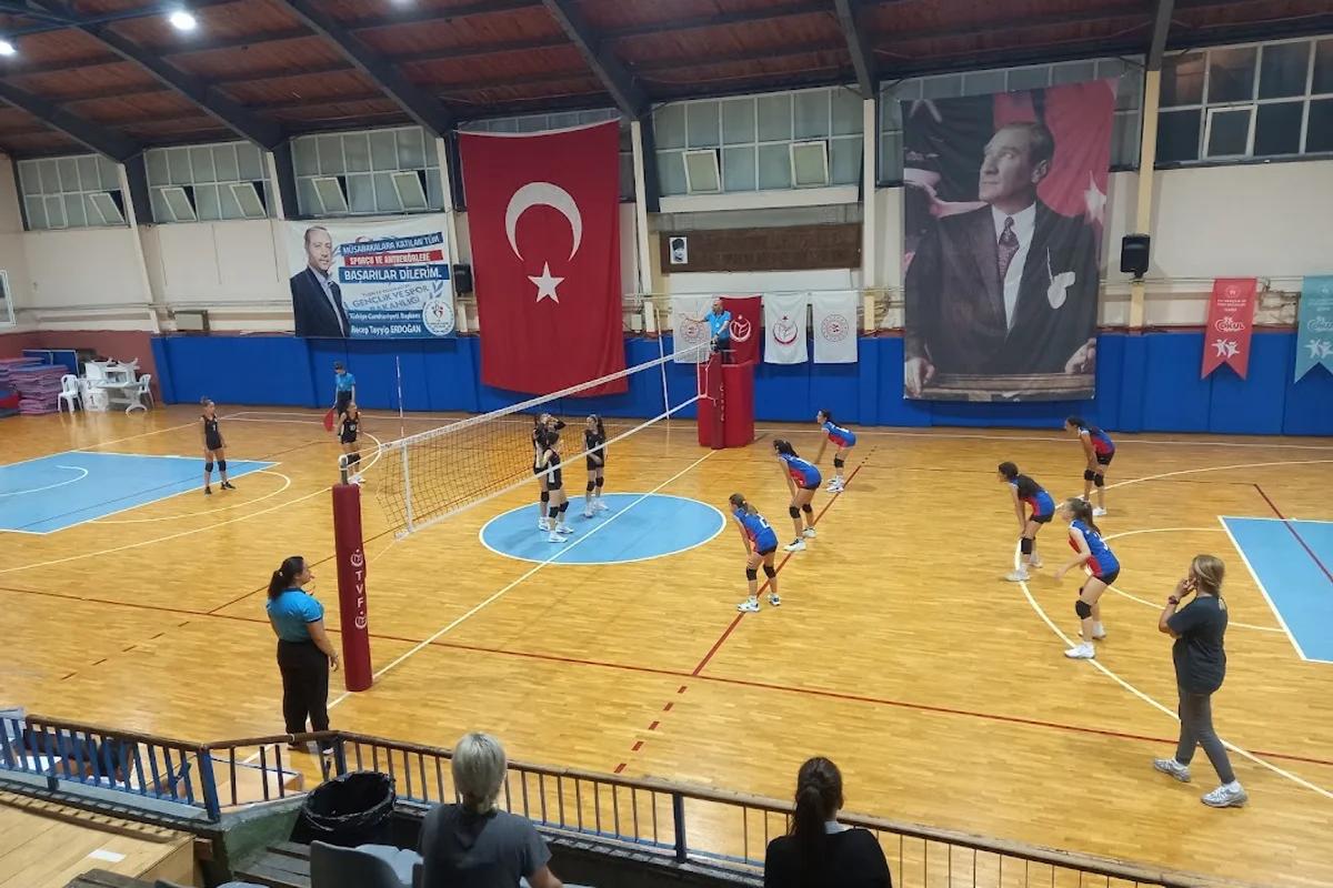 Balçova İlçe Spor Salonu