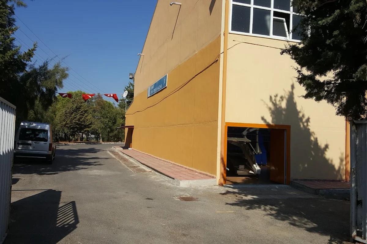 Urla 12 Eylül Spor Salonu